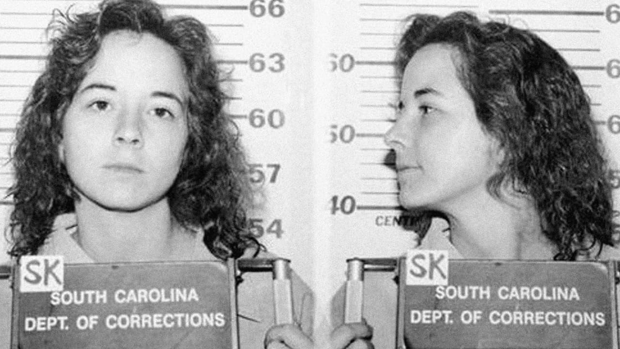 <b>Susan Smith.</b> Asesinó a sus hijos, de tres y un año de edad, en 1994. Alegó públicamente en varias ocasiones que un hombre afroamericano había secuestrado su auto con los pequeños adentro. Luego se descubrió que su pareja extramarital –que mantenía en secreto– la comenzaba a rechazar por sus hijos, por lo que ella misma los llevó en su vehículo hasta la orilla de un lago y los dejó caer al agua encerrados para que se ahogaran. Fue condenada a cadena perpetua en 1995. Podrá optar por libertad condicional en el año 2025.