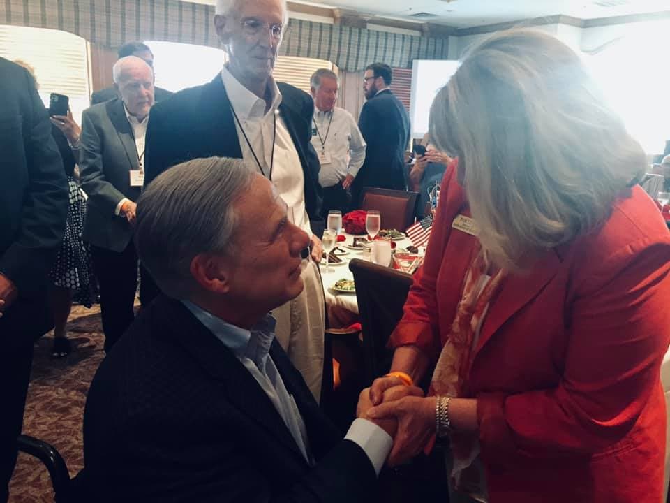 Más de 100 personas estuvieron presentes en el evento en el que no se veían usando mascarillas.
<br>