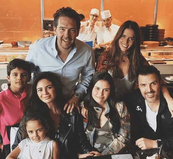 "Ese es 
<b>el nivel de ambiente y empatía que hemos</b> tratado de fomentar, construir y entender maduramente que somos un equipo y todos tenemos que navegar juntos", añadió el productor.