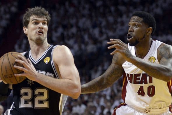 El brasileño Tiago Splitter fue completamente secado con solo cuatro unidades.