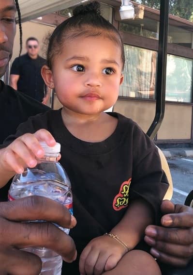 <b><a href="https://www.univision.com/famosos/en-fotos-el-debut-de-stormi-la-hija-de-kylie-jenner-y-travis-scott-en-una-alfombra-roja-fotos" target="_blank">Stormi Webster</a></b> es hija de Kylie Jenner, de 22 años, y el rapero Travis Scott, de 28.