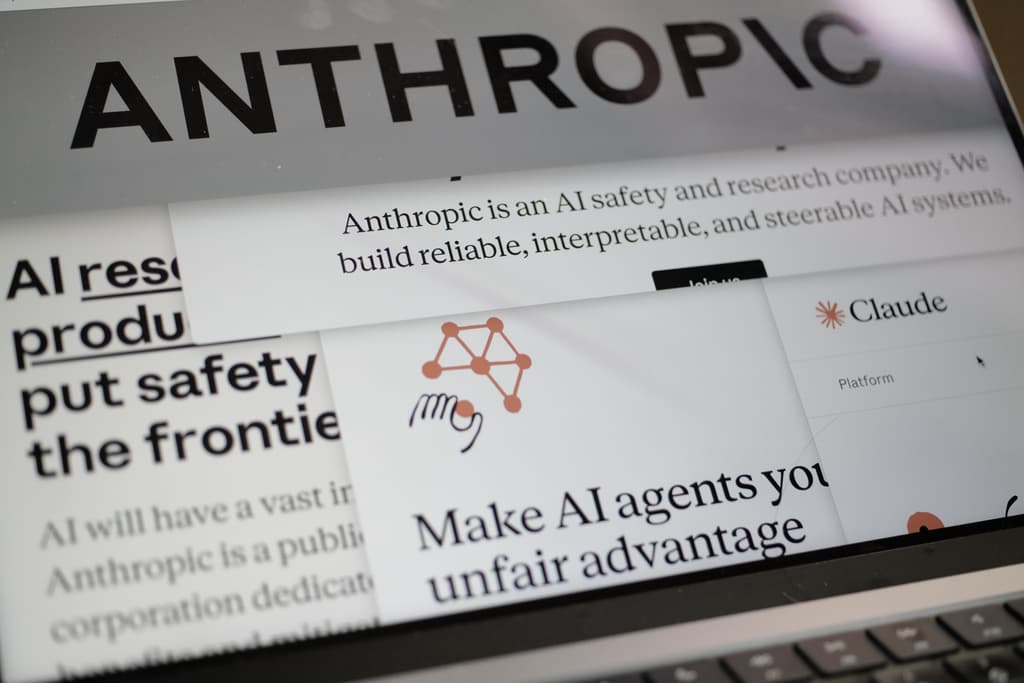 Trump ordena dejar de usar la tecnología de Anthropic en su administración