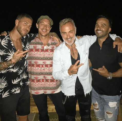 Luis Fonsi y Gainluca Vacchi asistieron a la despedida de soltero del jugador de fUtbol profesional Sergio Ramos, quien anunció recientemente su compromiso con Pilar Rubio, madre de sus tres hijos.