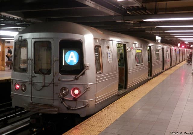 Discusión en el subway de Brooklyn termina a machetazos; hay un herido y un arrestado