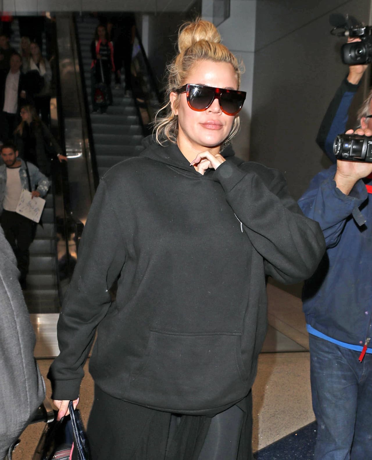 Khloe Kardashian se atrevió a decir que no sabe el sexo de su bebé, aunque ya tiene seis meses de embarazo.