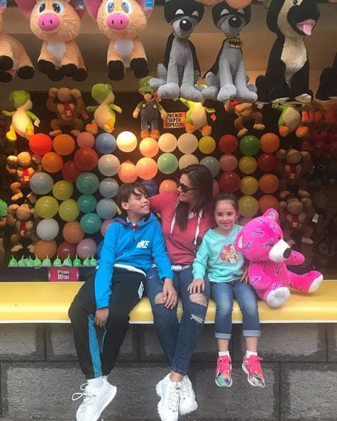 "
<b><a href="https://www.youtube.com/watch?v=x7bpaQVMI2s" target="_blank">No tienen las mismas capacidades</a></b> ni facilidades para hacer las cosas, entonces yo le dije que él había nacido con una dificultad, pero que todos podemos salir adelante".
<br>