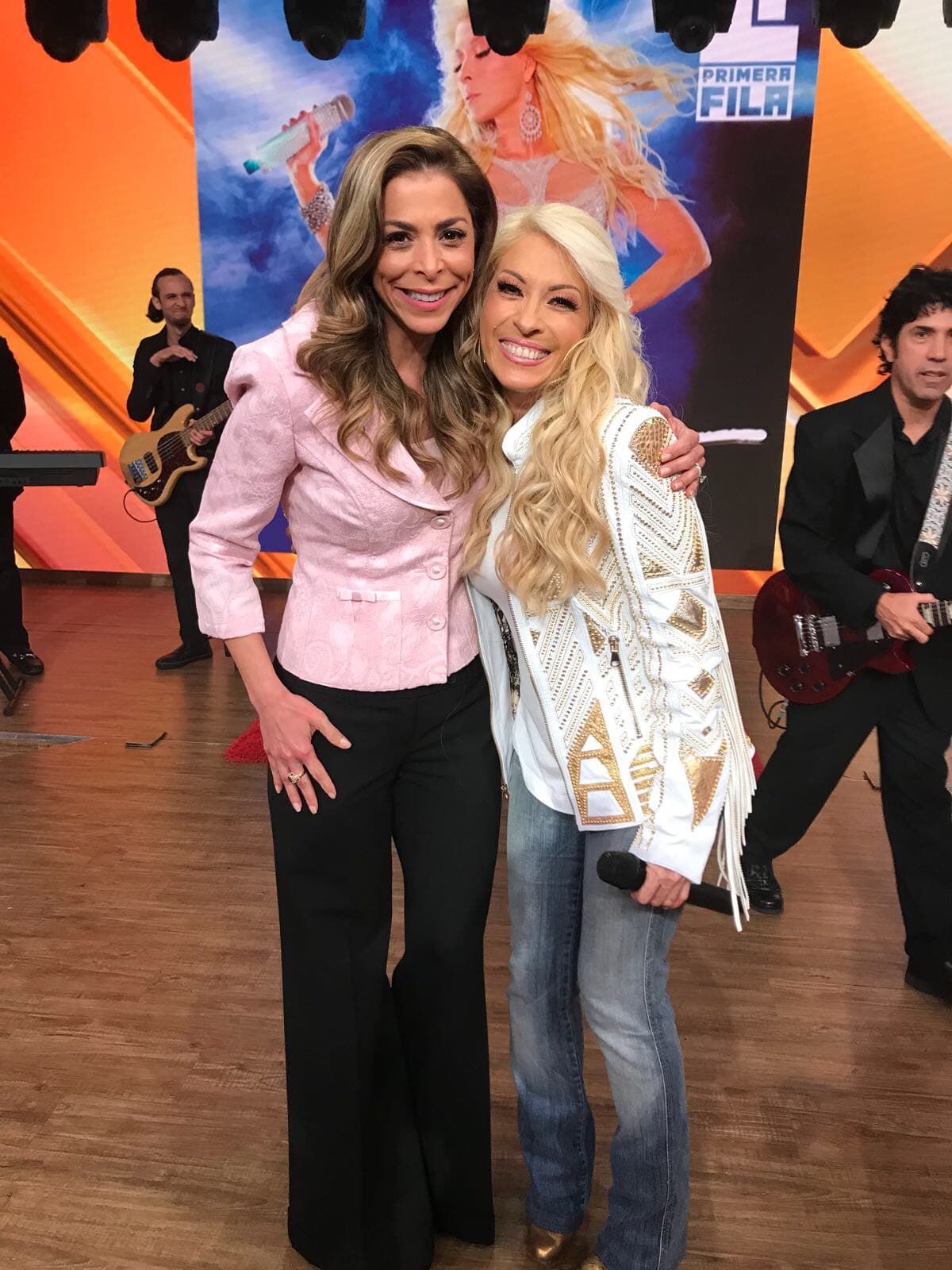 Y así la despedimos esta mañana, realmente fue un placer tener a esta gran mujer y artista en nuestra casa.