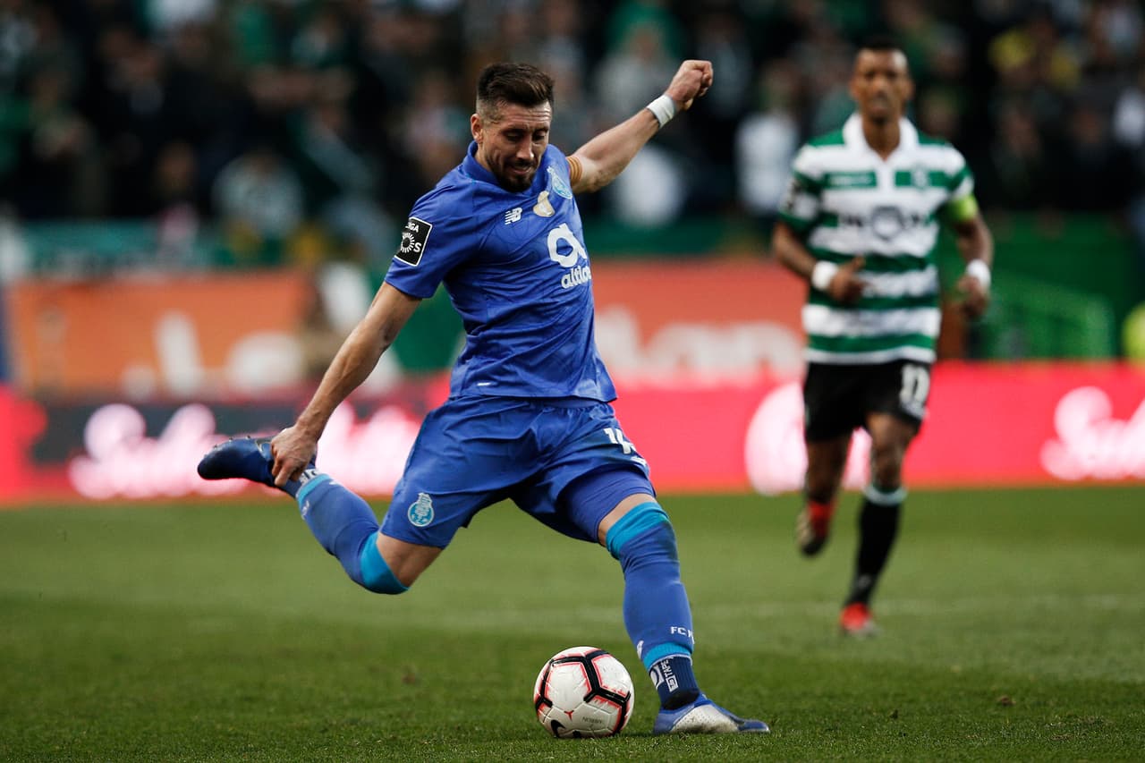 <b>Héctor Herrera: </b>así como Corona, HH fue titular peró él sí disputó todo el partido incluso la tanda de penales en la que no participó. Dura derrota para el 
<i>Dragao, </i>perdiendo un título en Portugal.