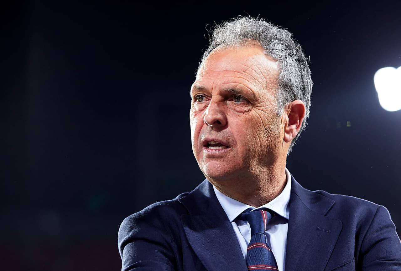 Joaquín Caparrós, DT del Sevilla, padece leucemia