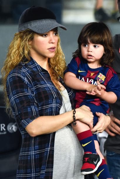 Medios internacionales dan por nacido al hijo de Shakira