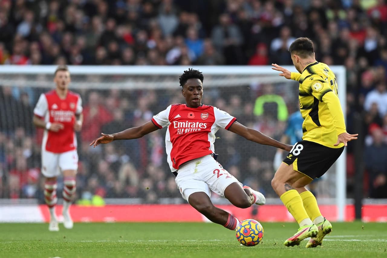 Arsenal se queda con la victoria en casa, tras derrotar 1-0 al Watford durante la onceava Jornada en la Premier League. Emile Smith Rowe anotó el gol del gane al minuto 56, lo que coloca a los 'Gunners' en puestos europeos.