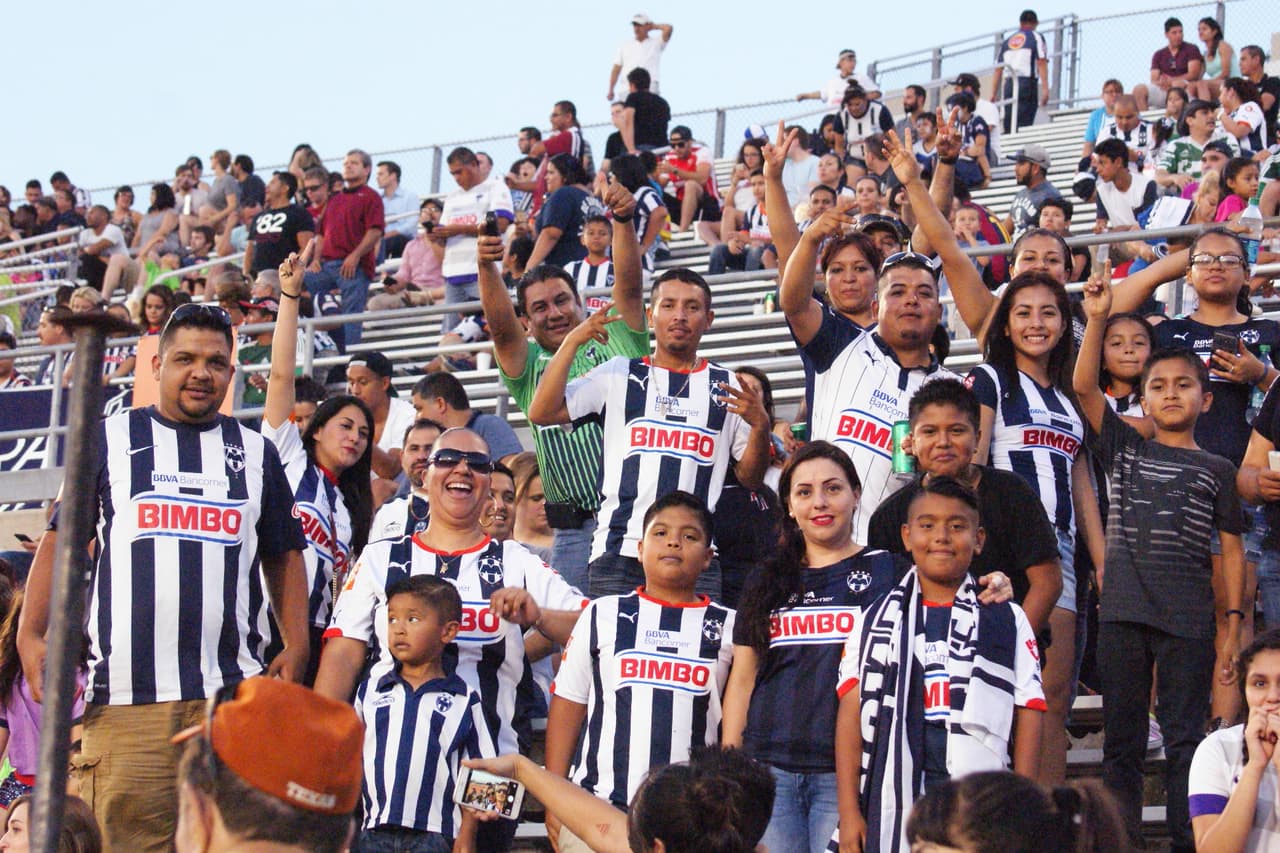 Aficionados al fútbol mexicano disfrutaron del encuentro en Austin.