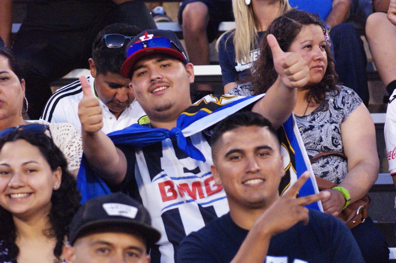 Aficionados al fútbol mexicano disfrutaron del encuentro en Austin.