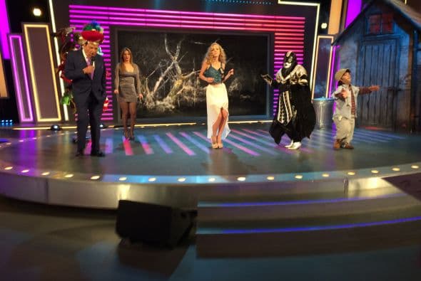 Vanessa de Roide, Aleyda Ortiz, Alina Robert, Ivanna Rodriguez, Zoila Ceballos y Aly Villegas compitieron para ser la Reina del Chacal