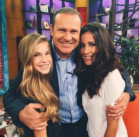 Alan es un gran papá y el amor de su familia es su mejor regalo.