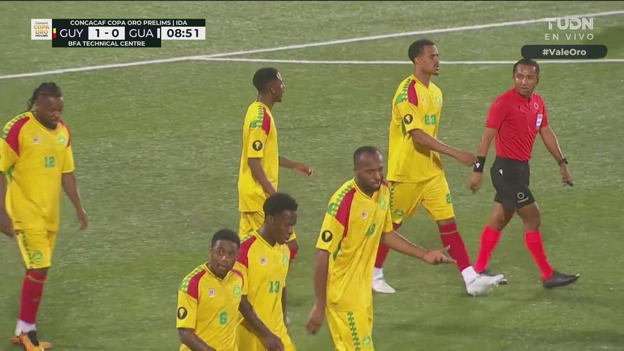 ¡Gol de Guyana! Jones se quita al portero y manda el balón al fondo de la red