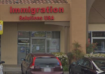 Oficina de servicios legales migratorios de Athenea Luciano.