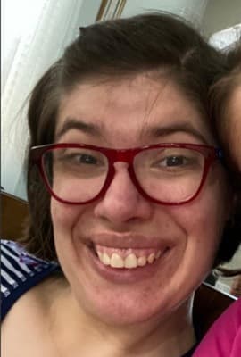 <h3 class="cms-H3-H3">Marisol Cortés</h3>
<br>
<br>Con 31 años cumplidos, esta mujer desapareció mientras era considerada un adulto vulnerable,
<b>debido a su autismo y epilepsia que le ha provocado con una discapacidad física y mental completa. </b>
<br>
<br>En noviembre de 2021, Cortés fue trasladada por un familiar desde Battle Ground, Washington, a un lugar desconocido,
<b>luego de que otros miembros de su círculo cercano habían solicitado su custodia</b> porque creían que no estaba siendo bien cuidada.
<br>
<br>El FBI considera que Cortés corre grave peligro
<b>al creer que está privada de sus medicamentos diarios necesarios. </b>
<br>