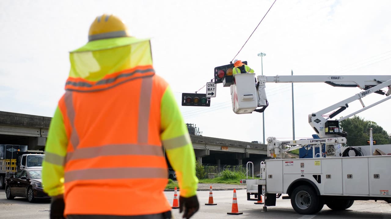 CenterPoint Energy anuncia que ha restablecido el suministro eléctrico al 92% de los clientes afectados tras Beryl