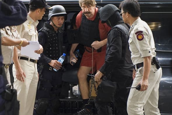 Según la ONU, en un"Retrato de Viktor Bout", el centro de su negocio, la compañía de flete aéreo Air Cess, surgió en Morovia, Liberia, en 1996.