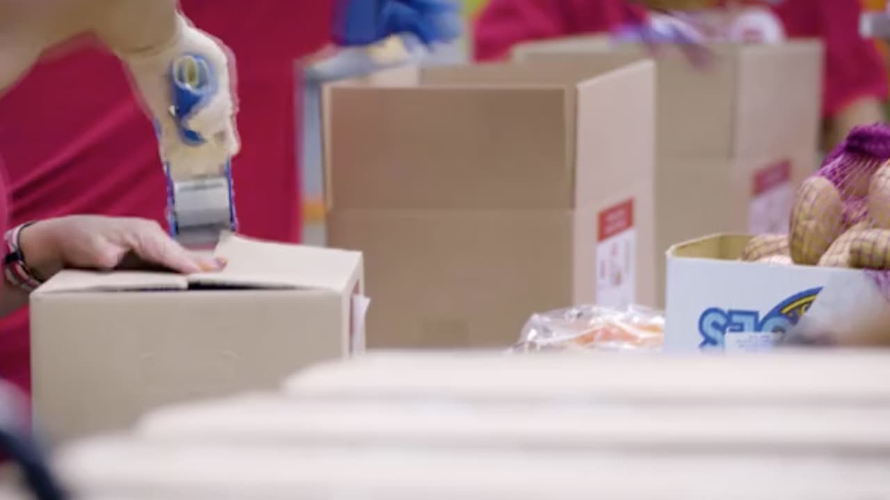 Las personas pueden llegar antes de que empiece la entrega para aprovechar otras actividades que se han planeado.