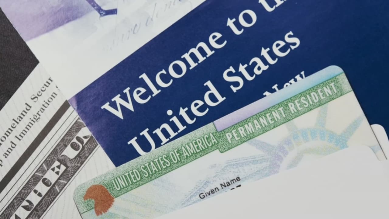 Endurecimiento migratorio complica el acceso a la Green Card en Estados Unidos