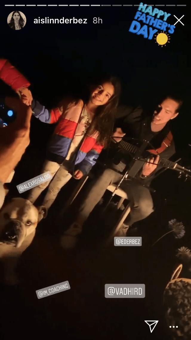 Junto con Alessandra Rosaldo y otros invitados, realizaron por la noche del sábado 20 de junio una fogata familiar para celebrar al patriarca de la familia. 
<br>