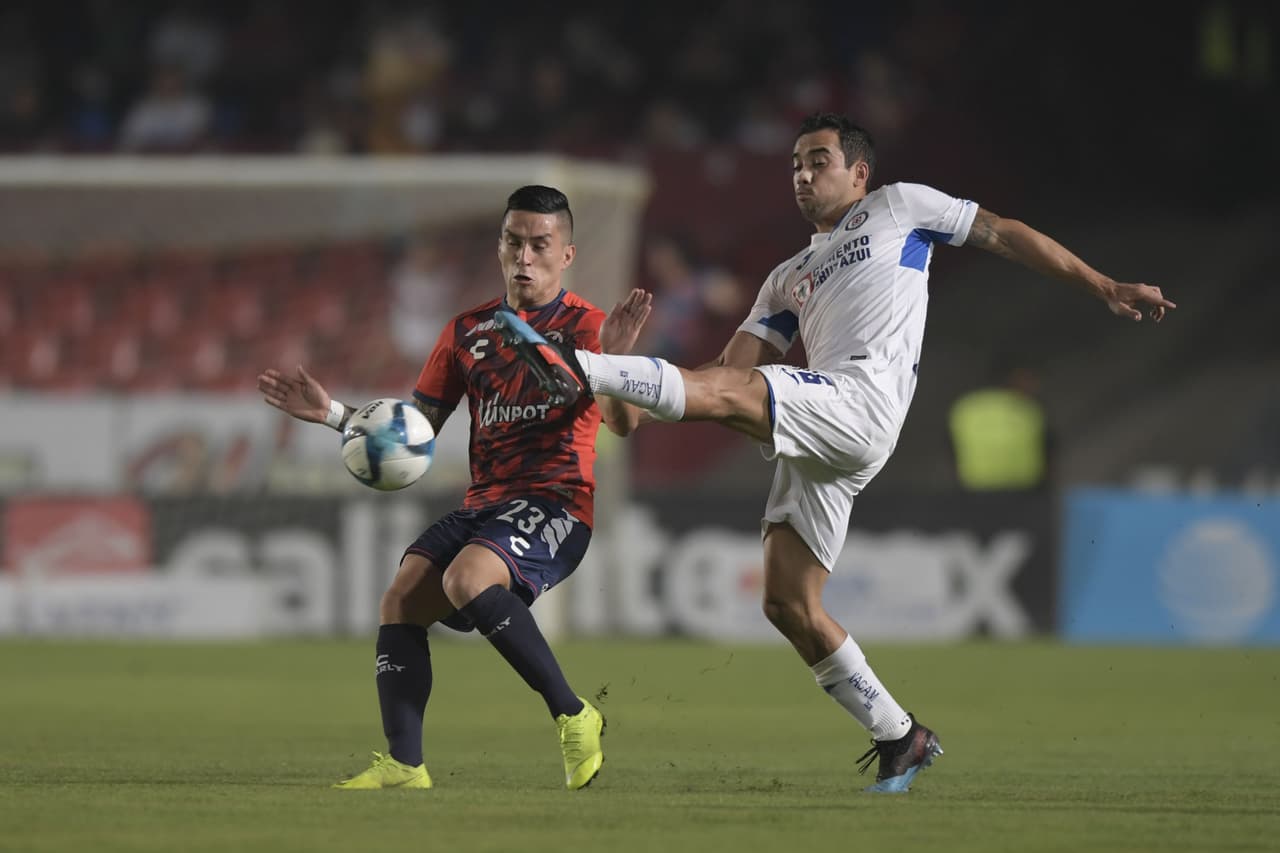 Veracruz sigue sin ganar pero le arrebata un punto a Cruz Azul que acumula cuatro cotejos sin victoria y peligra el puesto de Pedro Caixinha.