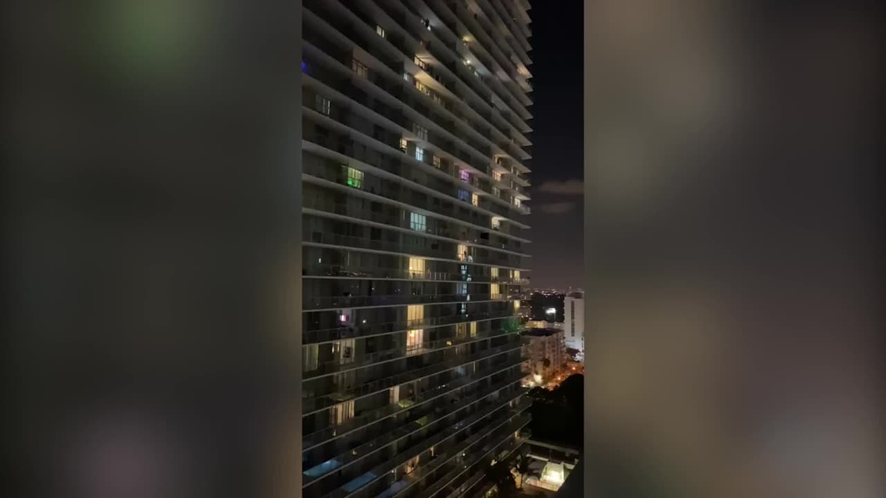 En medio del toque de queda por el coronavirus, residentes de Miami hacen fiestas en sus balcones