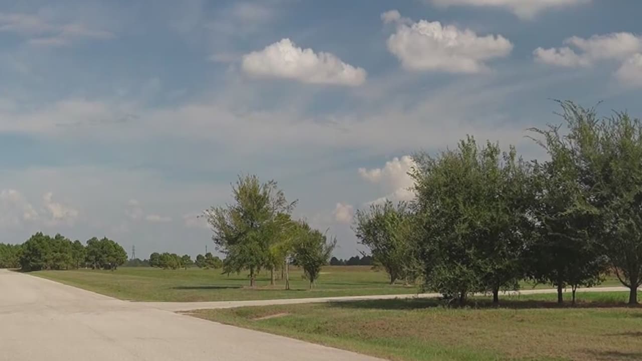 Hallan sin vida a hombre de 74 años que buscaba un pequeño aeroplano en un parque de Katy
