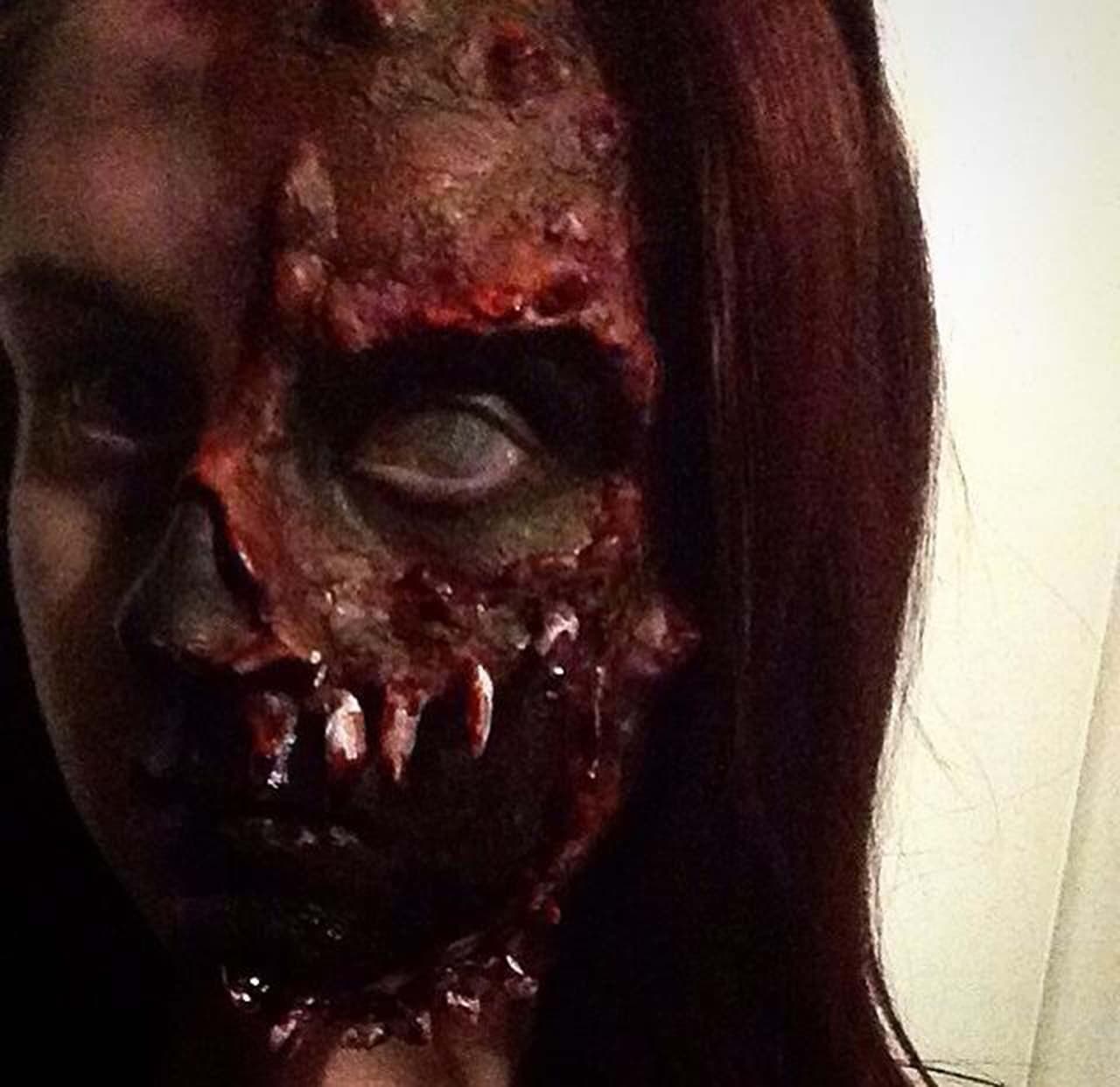 Pero Charlene es experta en hacer real lo irreal.