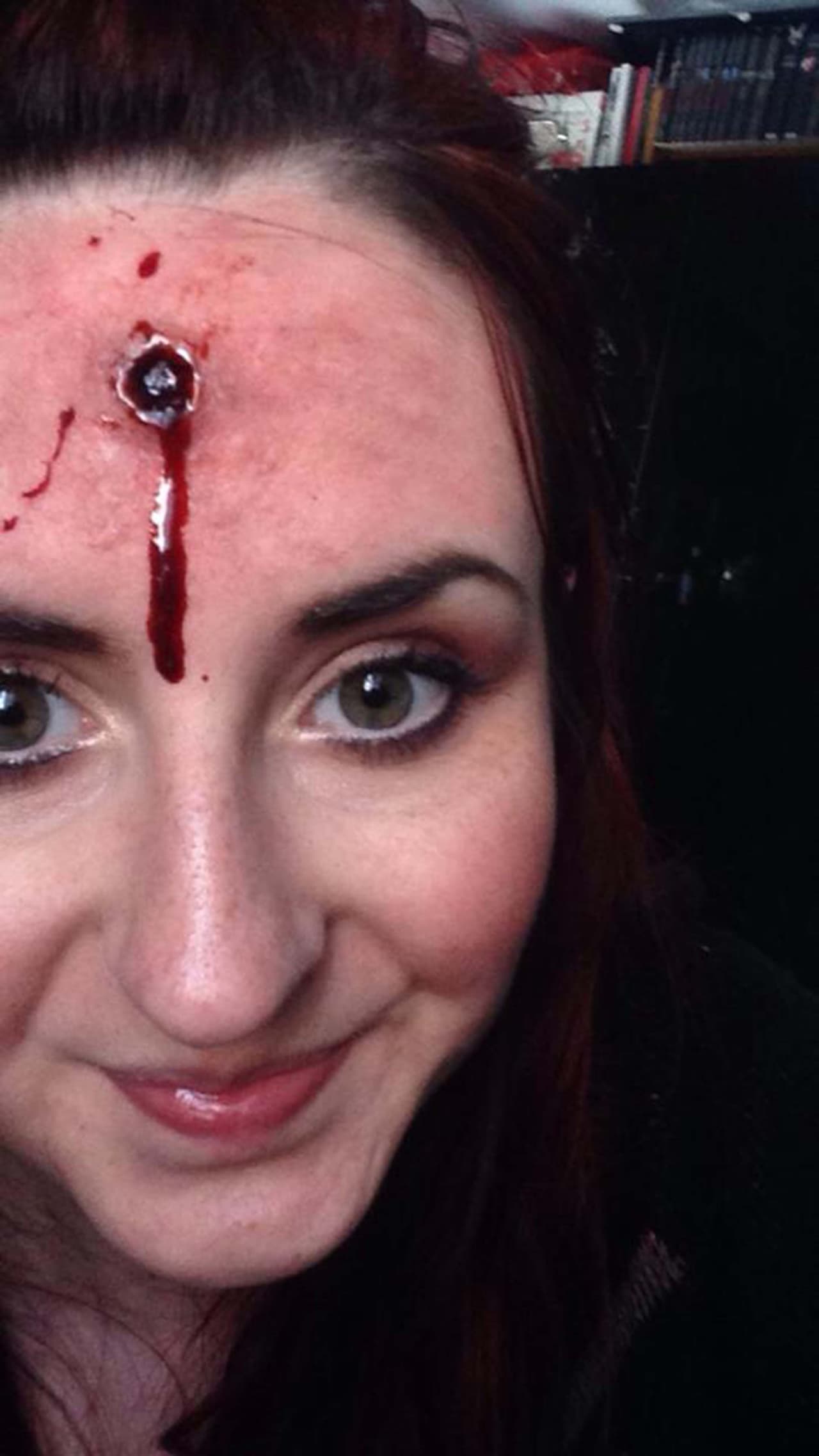 El gusto de la chica por el maquillaje realista se revolucionó justamente en su escuela.