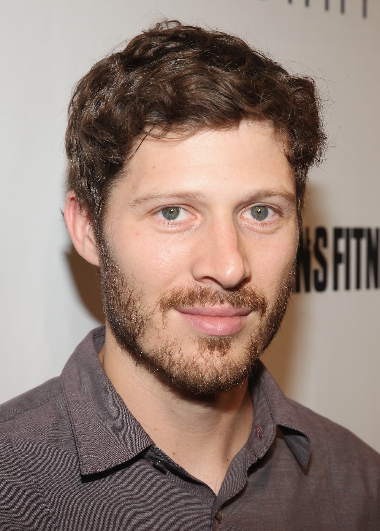 Su pareja es el actor Zach Gilford.
