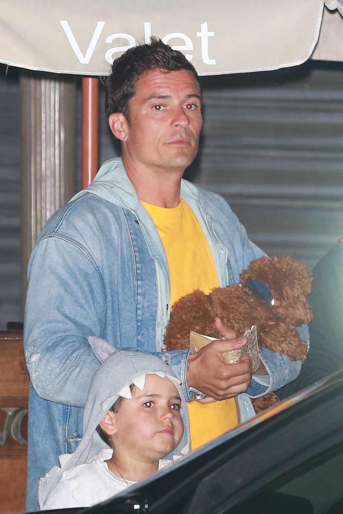 Pero curiosamente, Orlando llevaba en brazos un perrito similar a Nugget, el que tiene su ex pareja Katy Perry.