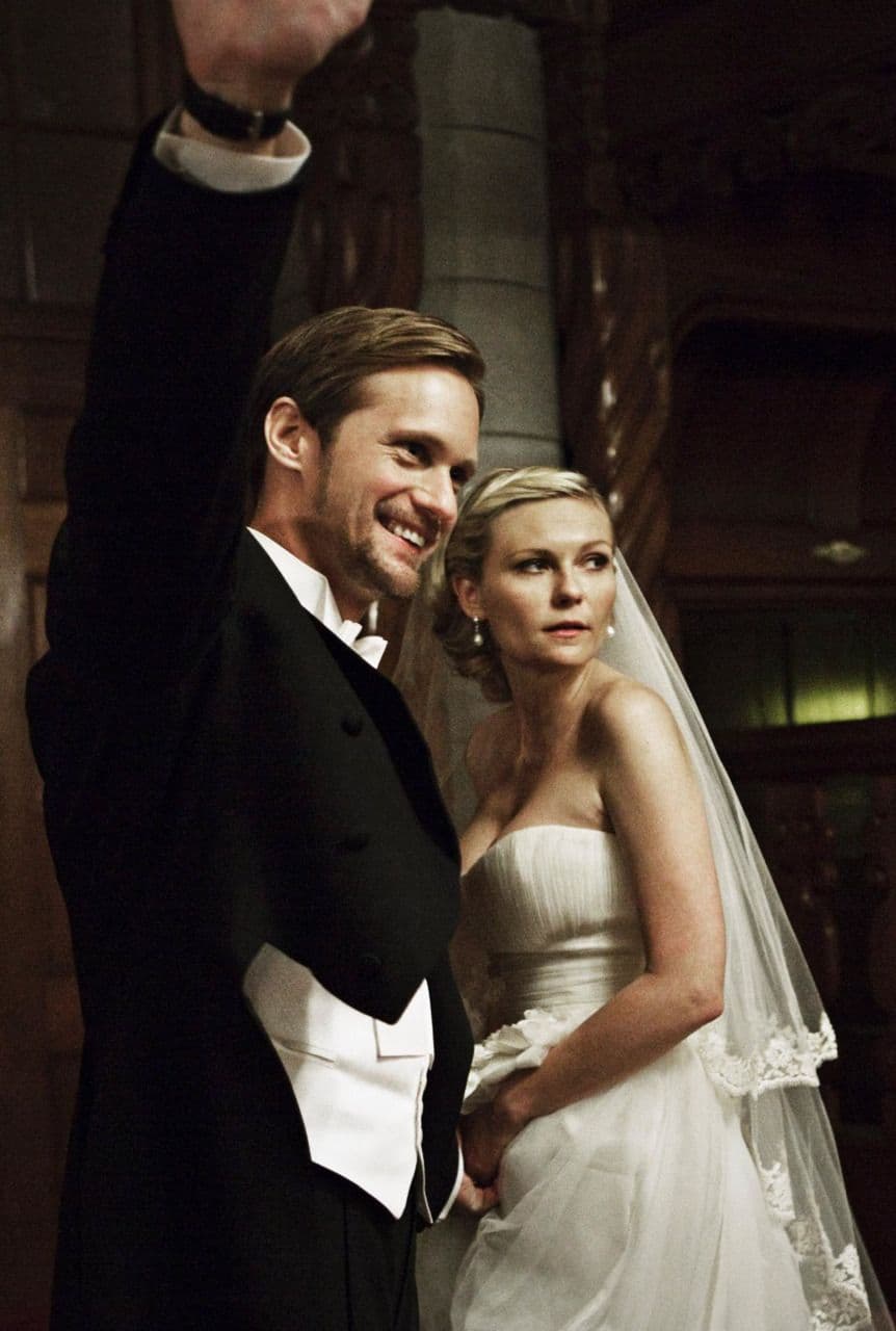 Tras saber la noticia sobre el fin del mundo Michael hace todo lo posible por rescatar su relación con Charlotte; no obstante con el paso del tiempo se da cuenta de que es imposible de la manera más triste.
<br>
<br>Su interpretación fue reconocida como uno de sus mejores trabajos y el smoking, simplemente hizo que más de una persona quisiera estar en el lugar de la protagonista.