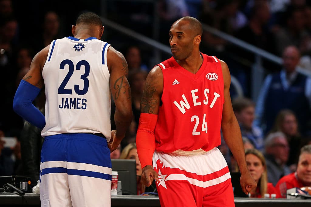 Este All-Star del 2016 es también simbólico, pues Kobe Bryant se retiraba y el diseño de los jerseys fueron muy simples, el short definitivamente resalta mucho más por sus rayas y el diseño de la estrella en el costado.