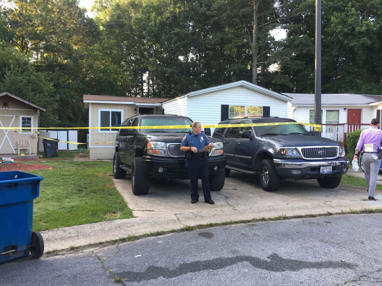 Hallan los cuerpos de cuatro niños y su padre apuñalados en una vivienda al norte de Atlanta