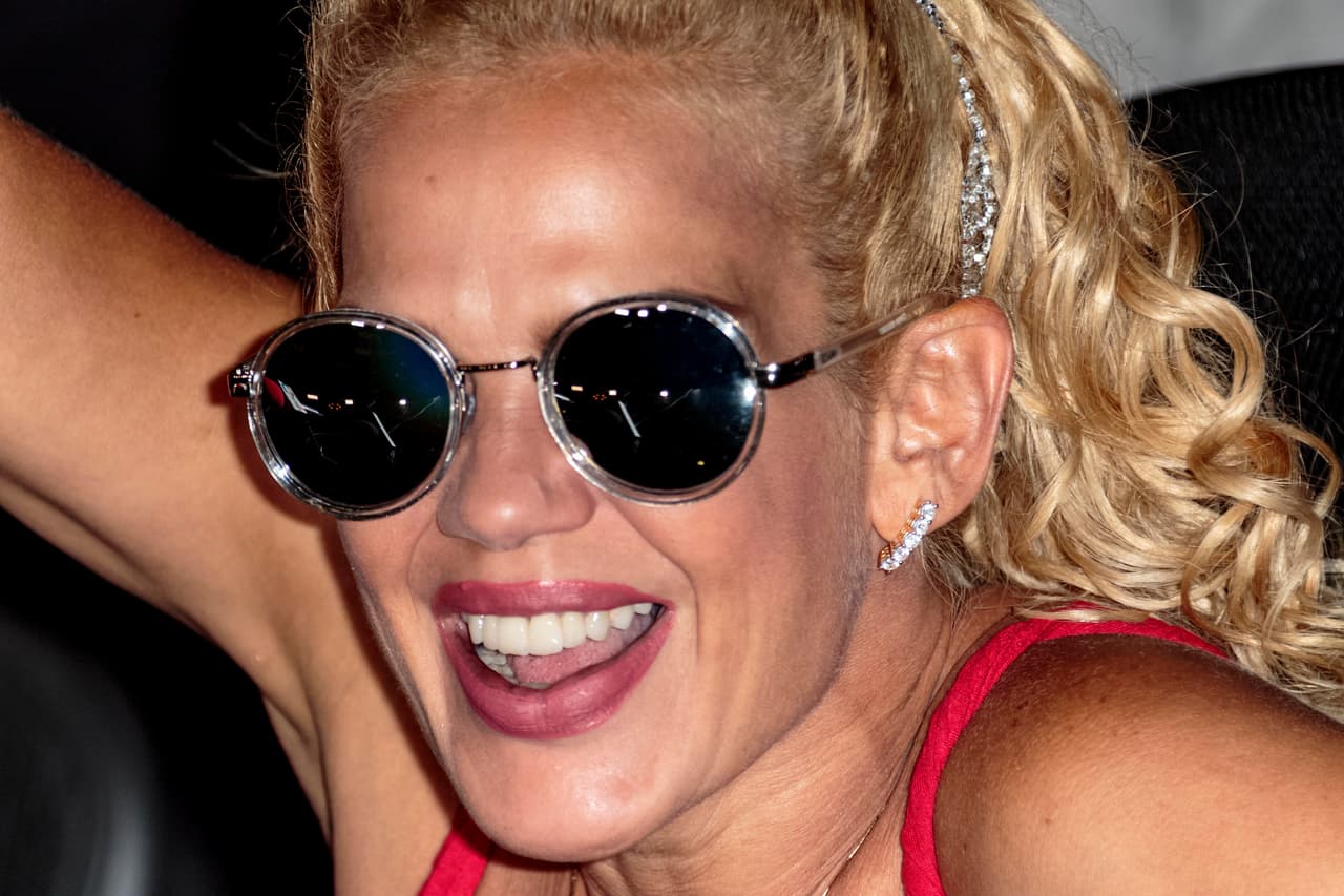 Un grito y un baile: así fue el encuentro entre Niurka Marcos y ‘Lady Wuuu’ 
