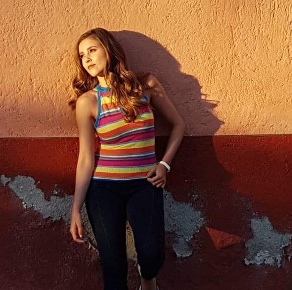 No tienes que hacer cambios radicales, un mismo corte de cabello te permite idear varios peinados y lucir diferente cada día.