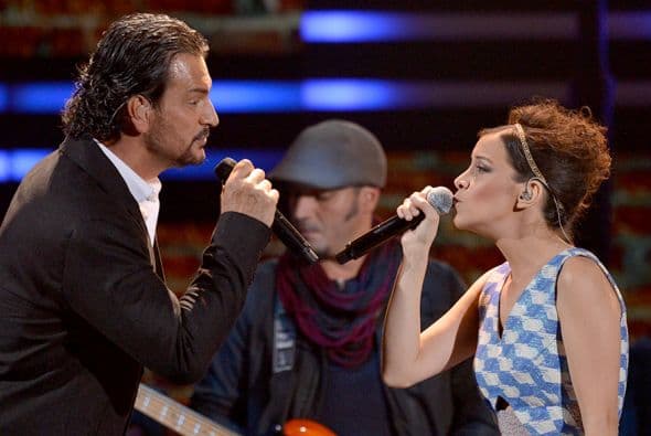 Y también hizo un dueto con la hermosa Gaby Morneo. Cantaron el tema 'Fuiste Tú'.