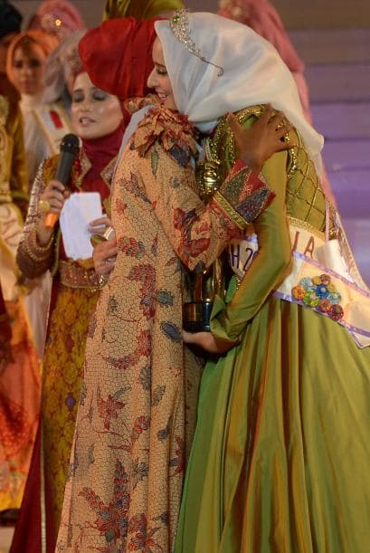 Miss Musulmana del año 2013 fue de las primeras en celebrar el triunfo de Fatma.
