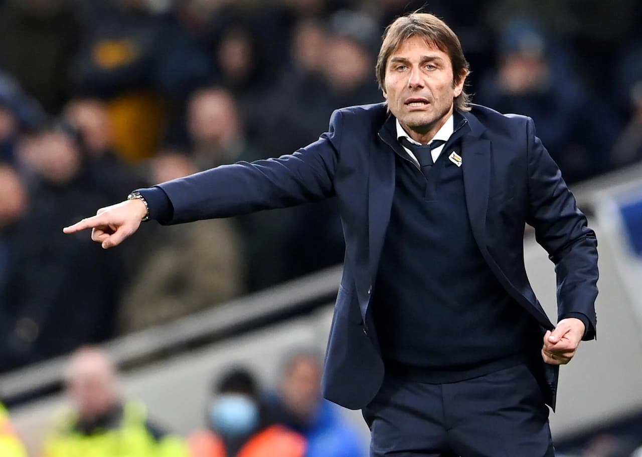 Tottenham se queda con el triunfo en casa ante Brentford con marcador de 2-0 durante la J14 de la Premier League. Sergí Canós anotó un gol en contra de su equipo a los 12' minutos, y Son Heung-Min puso el segundo tanto al 65' para darle la victoria a los Spurs.