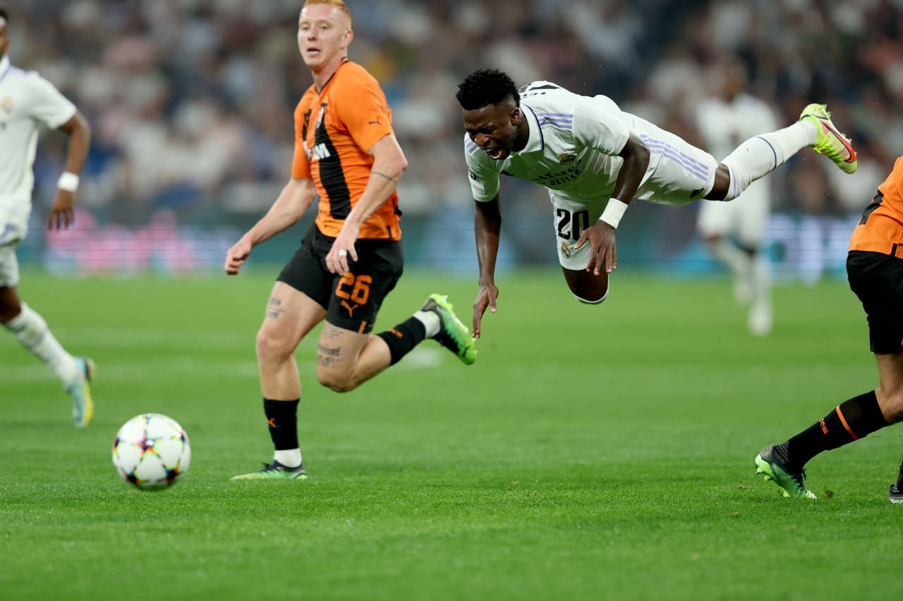 Real Madrid pudo golear al Shakhtar Donetsk y la poca contundencia le hizo sufrir un poco para ganar por la mínima de 2-1 en la UEFA Champions League.