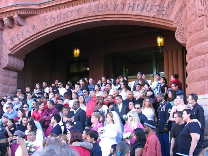 Hundreds get married on the steps of the courthouse