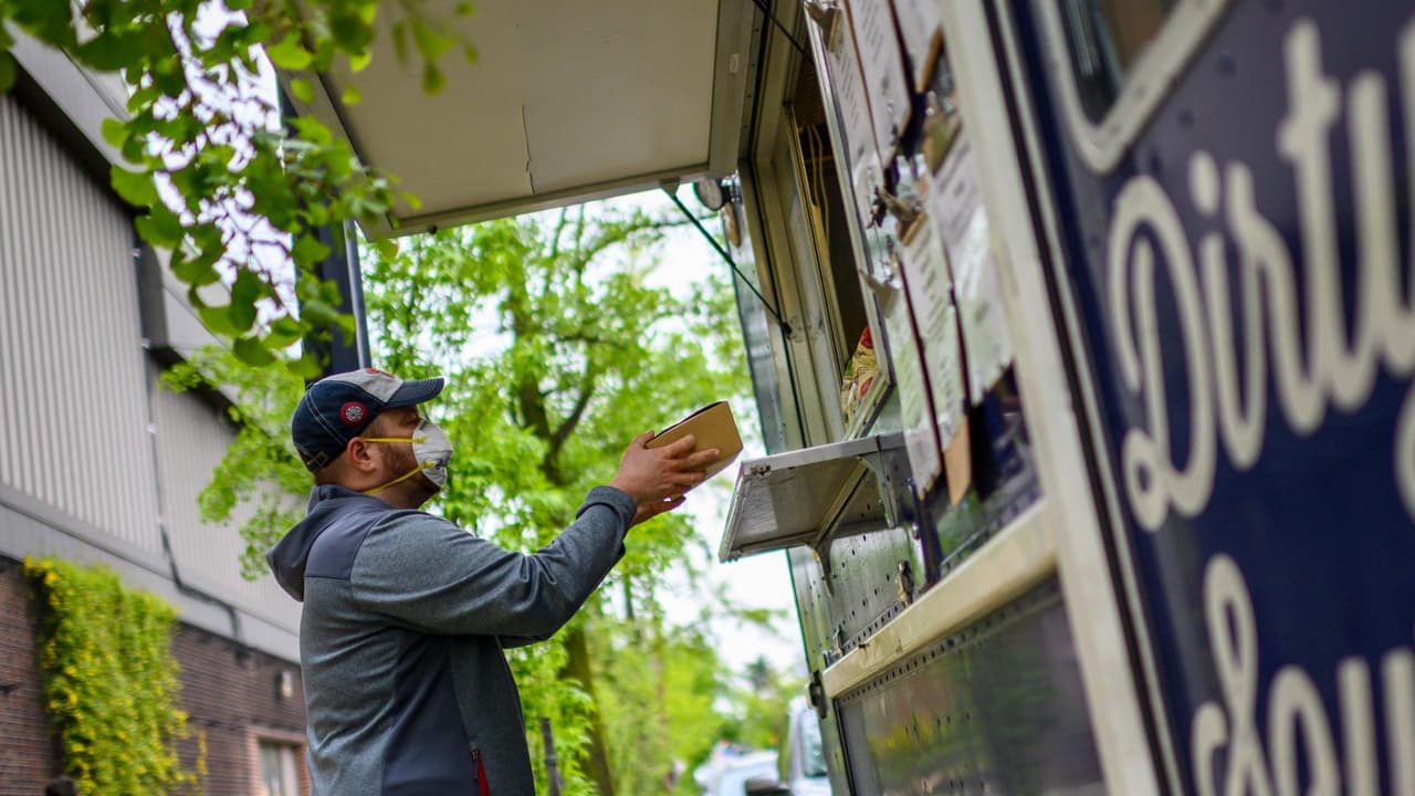 Ayuda económica de $2,000 para inmigrantes en Illinois: aun estas a tiempo de pedirla