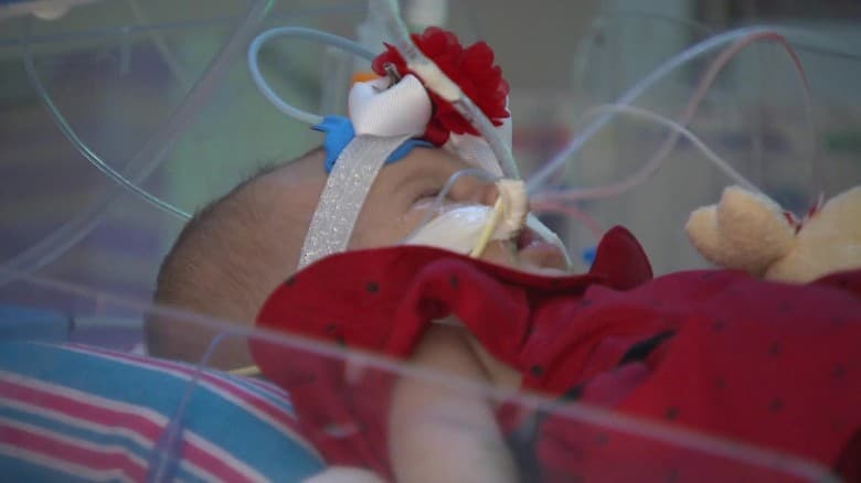 Doctor de Miami salva a bebé gracias a un 'Google Cardboard'