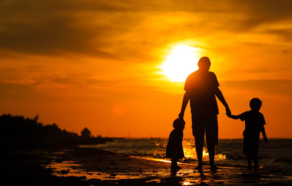 <b>Cáncer</b>
<br>
<b>Lección de Venus: Expresar abiertamente tus sentimientos</b>
<br>Venus, el planeta del amor en un signo muy compatible contigo acentúa esas hermosas cualidades humanas que te destacan, tu apoyo a los amigos, familiares, y hasta a los desconocidos, tu buen corazón y compasión, tu actitud protectora hacia los demás.
<br>