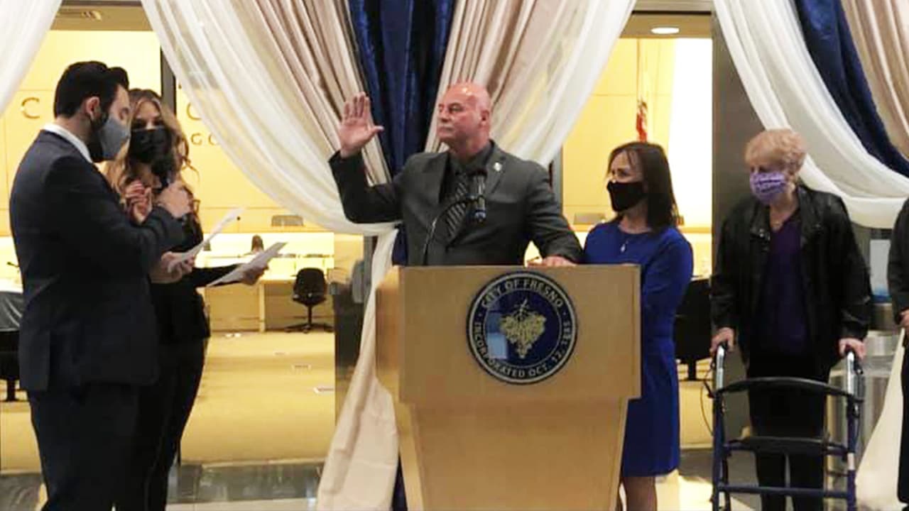 Jerry Dyer, exjefe de la Policía local, asume como el nuevo alcalde de Fresno