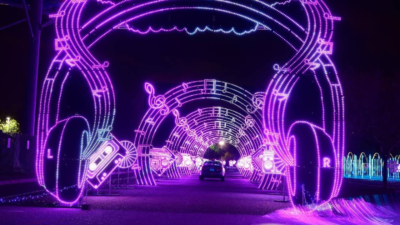 <b>World of Illumination</b>
<br>Cuándo: 15 de noviembre al 31 de diciembre
<br>Dónde: 2200 W. Alameda Dr, Tempe
<br>Costo: A partir de $39.99+
<br>
<a href="https://www.worldofillumination.com/" target="_blank">Más detalles en este enlace.</a>