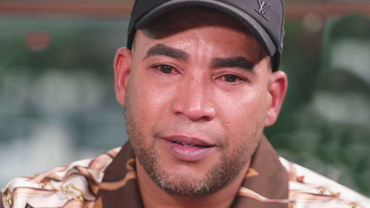 Don Omar llora al contar que volvió a ver a su padre cuando "casi estaba muriendo"